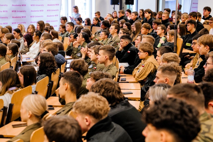 Zdjęcie nr 10 z galerii Od alarmu po cyberzagrożenia. Akademia WSB szkoli w reagowaniu na kryzysy