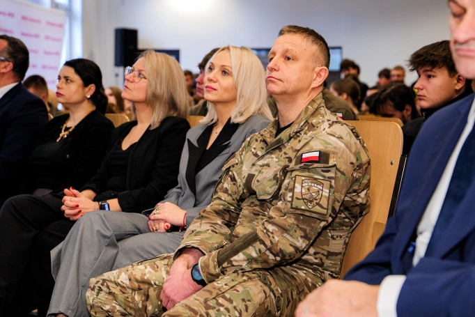 Zdjęcie nr 7 z galerii Od alarmu po cyberzagrożenia. Akademia WSB szkoli w reagowaniu na kryzysy