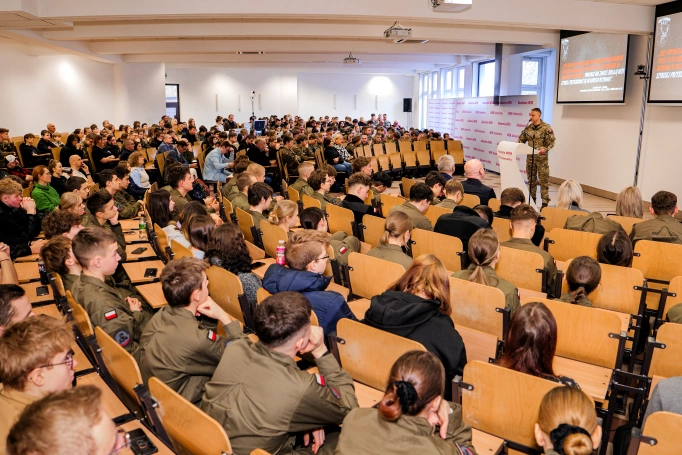 Zdjęcie nr 12 z galerii Od alarmu po cyberzagrożenia. Akademia WSB szkoli w reagowaniu na kryzysy