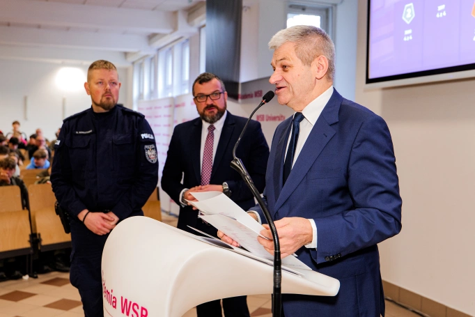 Zdjęcie nr 35 z galerii Od alarmu po cyberzagrożenia. Akademia WSB szkoli w reagowaniu na kryzysy