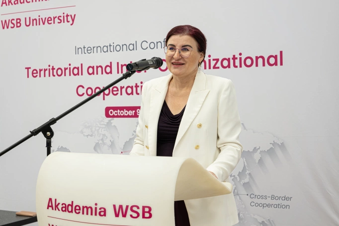 Zdjęcie nr 1 z galerii Prof. Joanna Kurowska-Pysz z AWSB w prestiżowej redakcji &bdquo;Journal of Environment & Development&rdquo;