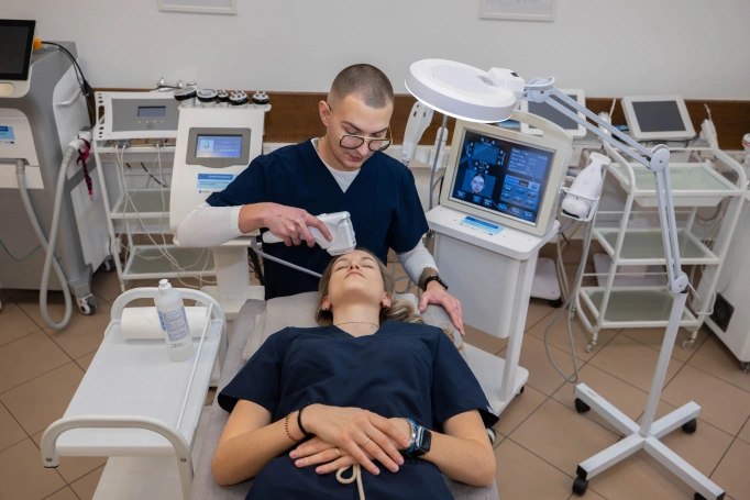 Zdjęcie nr 17 z galerii Long-Cycle Master's Degree in Medicine