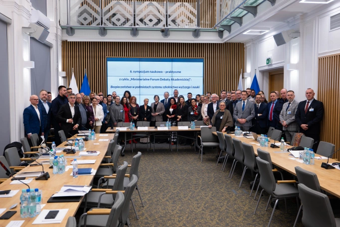 Zdjęcie nr 2 z galerii Głos ekspert&oacute;w AWSB wybrzmiał w MNiSW podczas dyskusji o bezpieczeństwie w uczelniach wyższych 