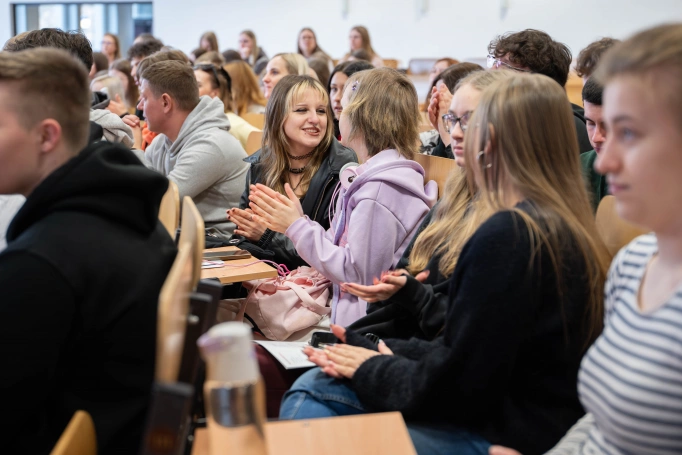 Zdjęcie nr 27 z galerii Dzien otwarty AWSB