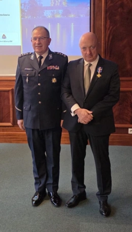 Zdjęcie nr 2 z galerii Kolejne wyr&oacute;żnienia dla wykładowc&oacute;w AWSB 