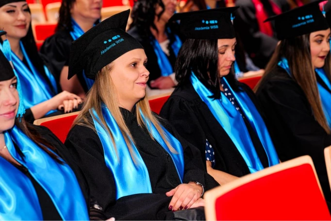 Zdjęcie nr 43 z galerii Gala Wręczenia Dyplom&oacute;w  12.03.2026 