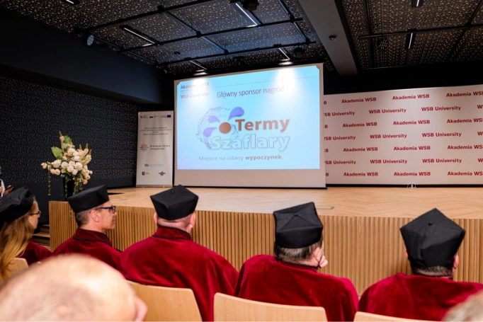 Zdjęcie nr 46 z galerii Gala Wręczenia Dyplom&oacute;w  12.03.2026 