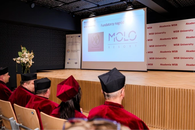 Zdjęcie nr 47 z galerii Gala Wręczenia Dyplom&oacute;w  12.03.2026 