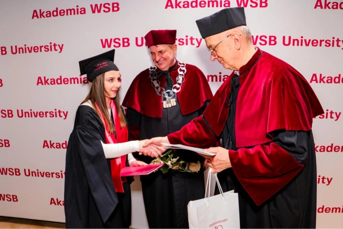 Zdjęcie nr 48 z galerii Gala Wręczenia Dyplom&oacute;w  12.03.2026 