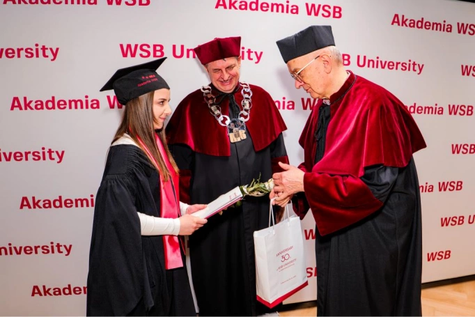 Zdjęcie nr 49 z galerii Gala Wręczenia Dyplom&oacute;w  12.03.2026 