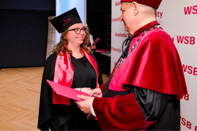 Zdjęcie nr 98 z galerii Gala Wręczenia Dyplom&oacute;w  12.03.2026 