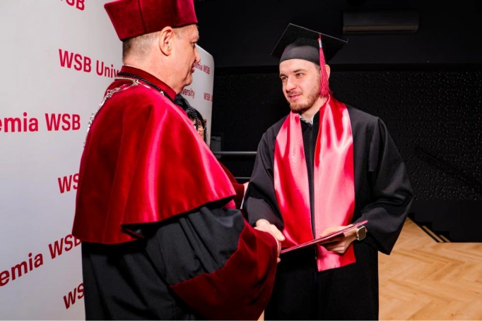 Zdjęcie nr 105 z galerii Gala Wręczenia Dyplom&oacute;w  12.03.2026 