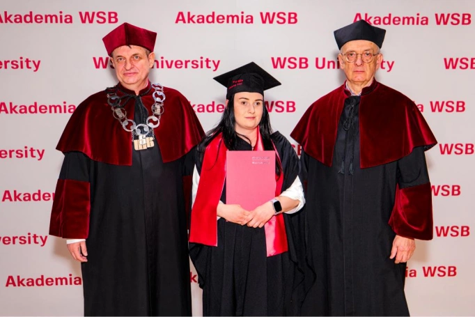 Zdjęcie nr 108 z galerii Gala Wręczenia Dyplom&oacute;w  12.03.2026 