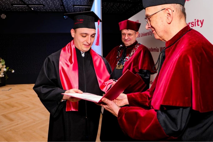 Zdjęcie nr 111 z galerii Gala Wręczenia Dyplom&oacute;w  12.03.2026 