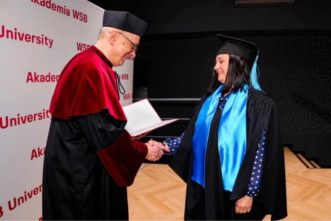 Zdjęcie nr 115 z galerii Gala Wręczenia Dyplom&oacute;w  12.03.2026 