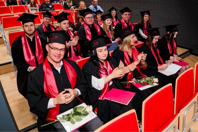 Zdjęcie nr 119 z galerii Gala Wręczenia Dyplom&oacute;w  12.03.2026 