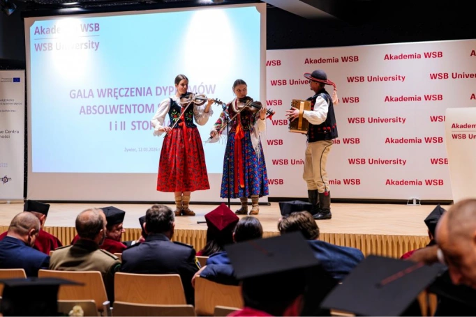 Zdjęcie nr 122 z galerii Gala Wręczenia Dyplom&oacute;w  12.03.2026 