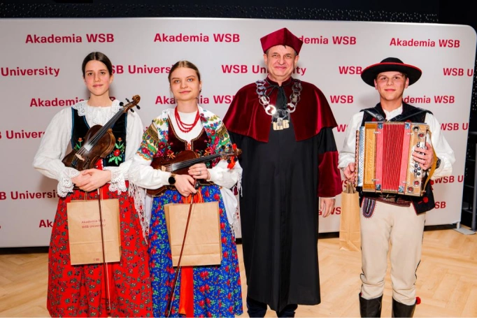 Zdjęcie nr 123 z galerii Gala Wręczenia Dyplom&oacute;w  12.03.2026 