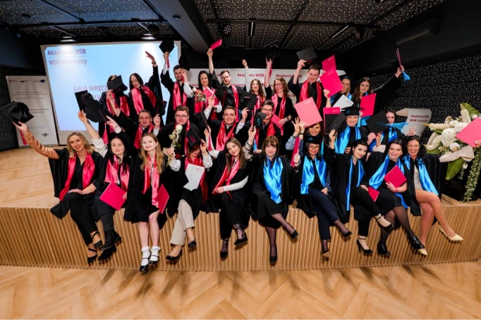 Zdjęcie nr 128 z galerii Gala Wręczenia Dyplom&oacute;w  12.03.2026 