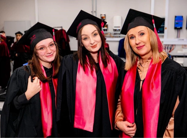 Zdjęcie nr 20 z galerii Gala Wręczenia Dyplom&oacute;w  12.03.2026 