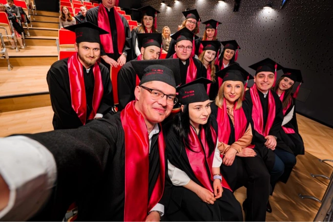 Zdjęcie nr 25 z galerii Gala Wręczenia Dyplom&oacute;w  12.03.2026 