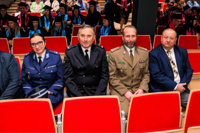 Zdjęcie nr 27 z galerii Gala Wręczenia Dyplom&oacute;w  12.03.2026 