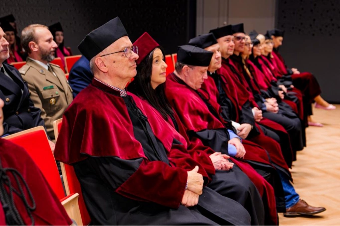 Zdjęcie nr 30 z galerii Gala Wręczenia Dyplom&oacute;w  12.03.2026 