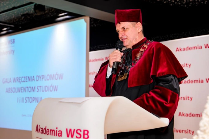 Zdjęcie nr 32 z galerii Gala Wręczenia Dyplom&oacute;w  12.03.2026 