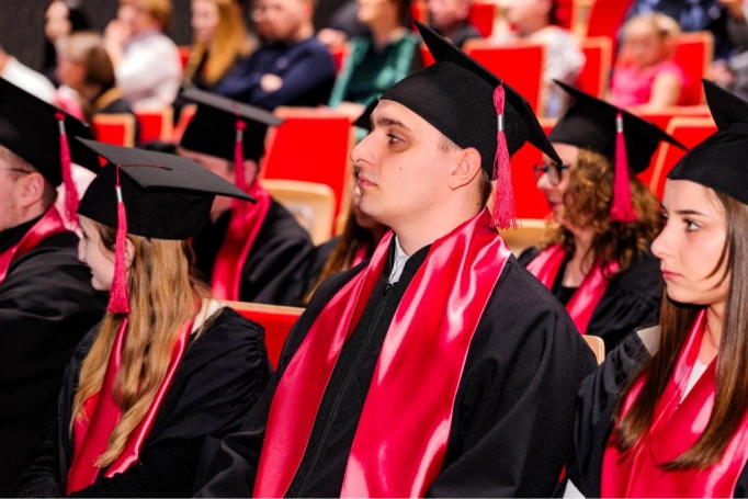 Zdjęcie nr 38 z galerii Gala Wręczenia Dyplom&oacute;w  12.03.2026 