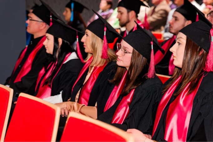 Zdjęcie nr 39 z galerii Gala Wręczenia Dyplom&oacute;w  12.03.2026 