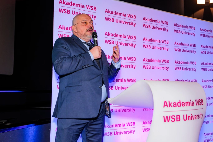 Zdjęcie nr 14 z galerii Od deepfake&rsquo;&oacute;w po pierwszą pomoc &ndash; Festiwal Nauki Akademii WSB w Katowicach