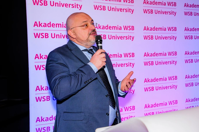 Zdjęcie nr 13 z galerii Od deepfake&rsquo;&oacute;w po pierwszą pomoc &ndash; Festiwal Nauki Akademii WSB w Katowicach