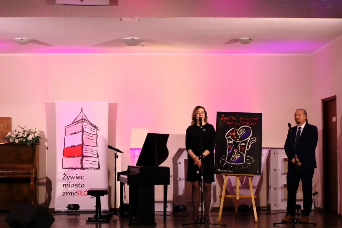 Zdjęcie nr 3 z galerii Gala Jubileuszowa z okazji 10-lecia Festiwalu Żywiec miasto zmySŁ&Oacute;W