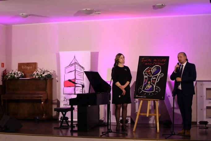 Zdjęcie nr 7 z galerii Gala Jubileuszowa z okazji 10-lecia Festiwalu Żywiec miasto zmySŁ&Oacute;W