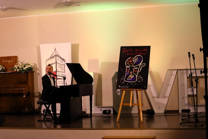 Zdjęcie nr 13 z galerii Gala Jubileuszowa z okazji 10-lecia Festiwalu Żywiec miasto zmySŁ&Oacute;W