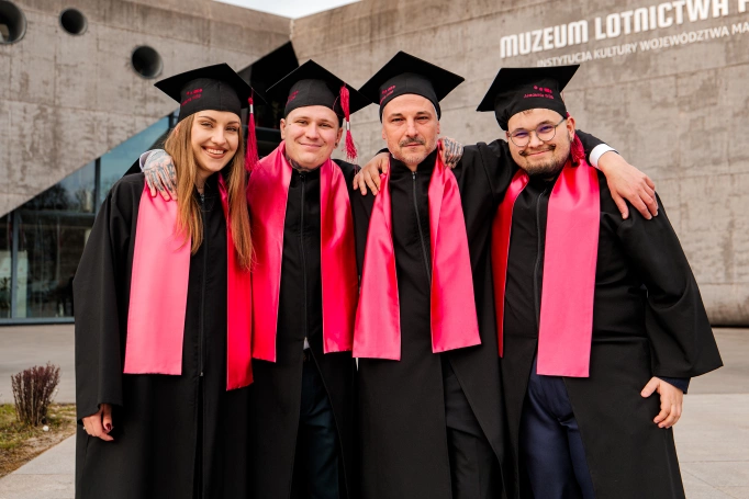 Zdjęcie nr 23 z galerii Gala studi&oacute;w I i II stopnia Krak&oacute;w 25.03