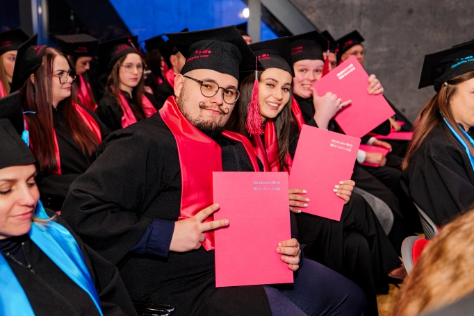 Zdjęcie nr 46 z galerii Gala studi&oacute;w I i II stopnia Krak&oacute;w 25.03