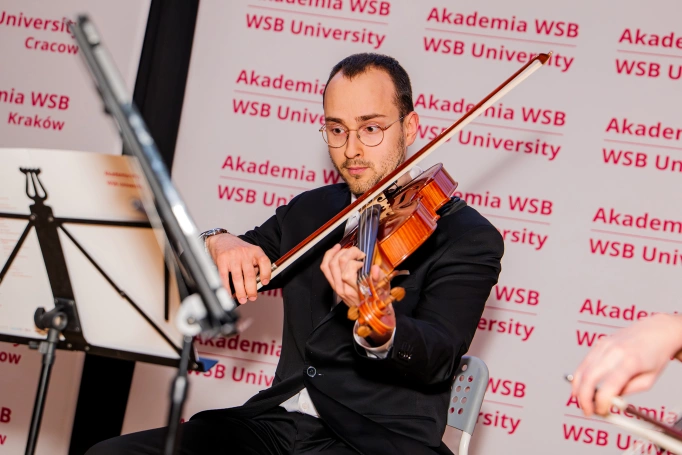 Zdjęcie nr 49 z galerii Gala studi&oacute;w I i II stopnia Krak&oacute;w 25.03