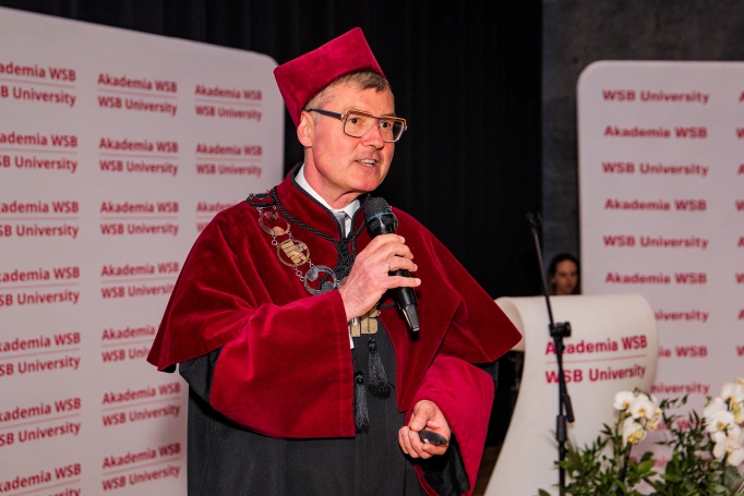 Zdjęcie nr 40 z galerii Gala studi&oacute;w I i II stopnia Krak&oacute;w 25.03