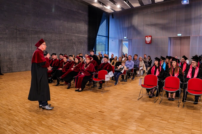 Zdjęcie nr 41 z galerii Gala studi&oacute;w I i II stopnia Krak&oacute;w 25.03