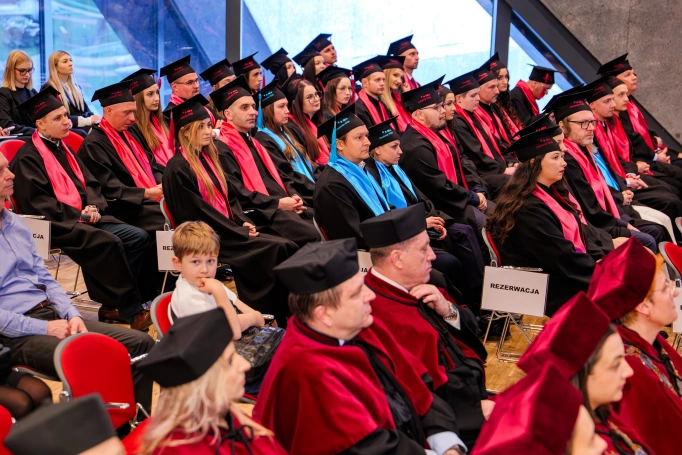 Zdjęcie nr 9 z galerii Gala studi&oacute;w I i II stopnia Krak&oacute;w 25.03