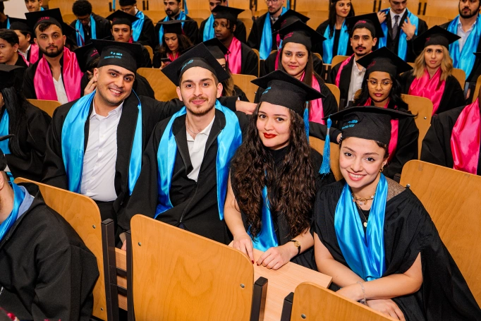 Zdjęcie nr 4 z galerii Międzynarodowa Gala Absolwent&oacute;w Akademii WSB w Dąbrowie G&oacute;rniczej