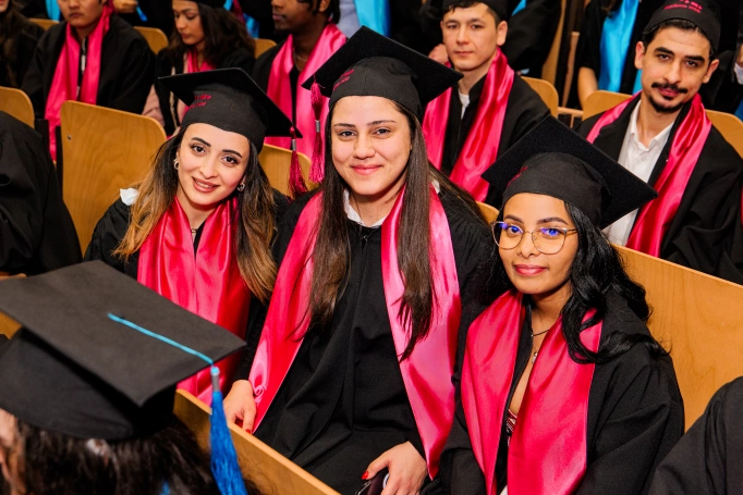 Zdjęcie nr 5 z galerii Międzynarodowa Gala Absolwent&oacute;w Akademii WSB w Dąbrowie G&oacute;rniczej