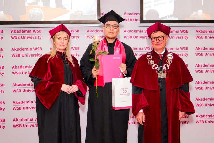 Zdjęcie nr 14 z galerii Międzynarodowa Gala Absolwent&oacute;w Akademii WSB w Dąbrowie G&oacute;rniczej