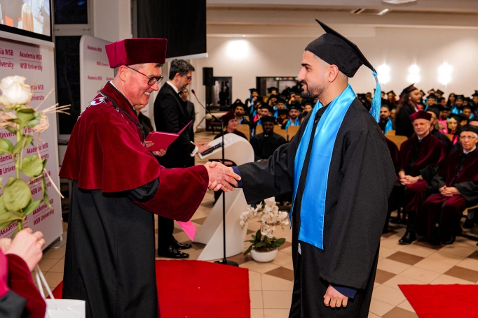 Zdjęcie nr 15 z galerii Międzynarodowa Gala Absolwent&oacute;w Akademii WSB w Dąbrowie G&oacute;rniczej