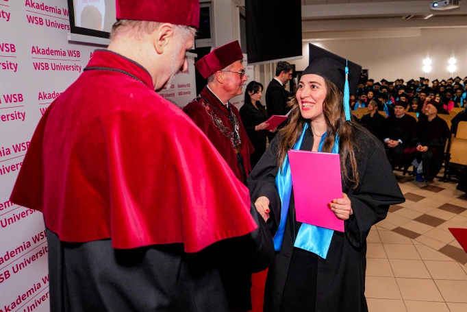 Zdjęcie nr 25 z galerii Międzynarodowa Gala Absolwent&oacute;w Akademii WSB w Dąbrowie G&oacute;rniczej
