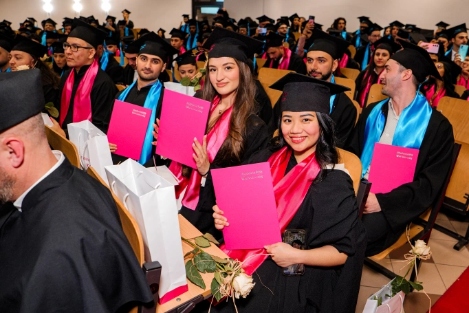 Zdjęcie nr 36 z galerii Międzynarodowa Gala Absolwent&oacute;w Akademii WSB w Dąbrowie G&oacute;rniczej