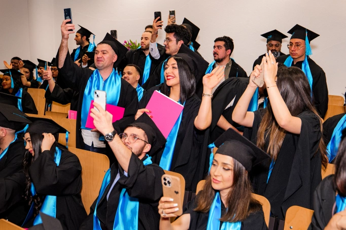 Zdjęcie nr 38 z galerii Międzynarodowa Gala Absolwent&oacute;w Akademii WSB w Dąbrowie G&oacute;rniczej