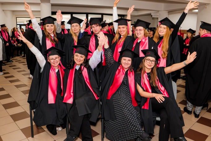 Zdjęcie nr 5 z galerii Gala studi&oacute;w I stopnia w Dąbrowie G&oacute;rniczej 26.03