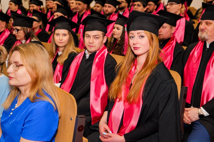 Zdjęcie nr 21 z galerii Gala studi&oacute;w I stopnia w Dąbrowie G&oacute;rniczej 26.03